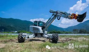 国内首台15吨重型无人驾驶步履工作平台 在福建海山机械下线